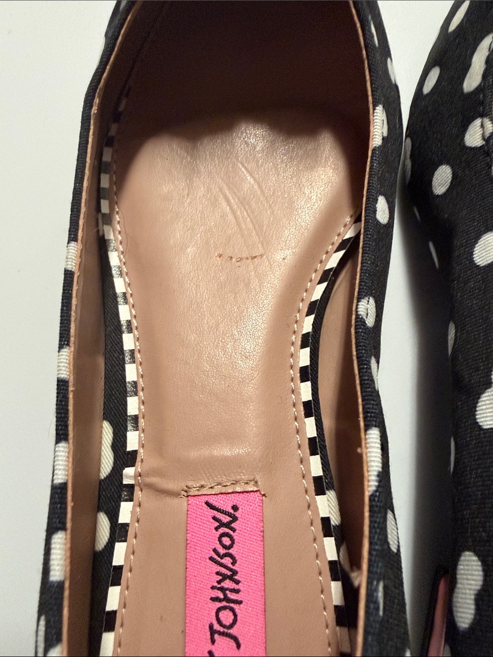 Betsey Johnson Black & White Polka Dot Flats with Gold Sequin and Red Heart - Picture 2 of 6